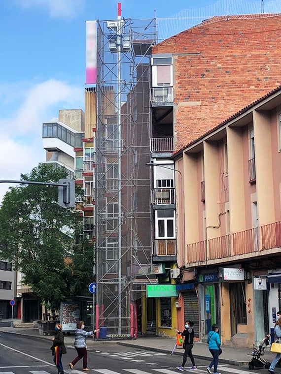 ALBA MC 450 – Kompakti ja nopea tavarahissi vaativille työmaille