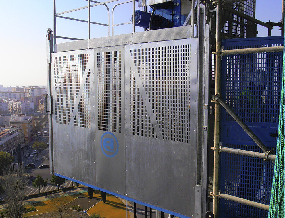 Hissi ylimmällä kerrostasolla