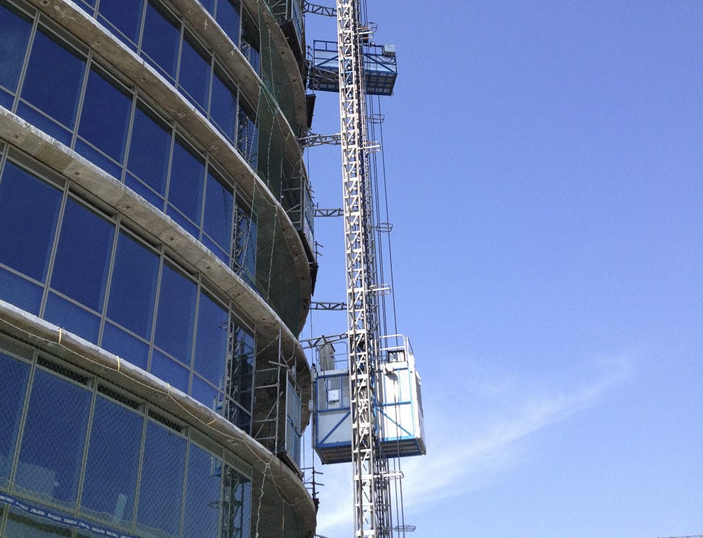 Kaksikorinen ALBA edc2000 hissi