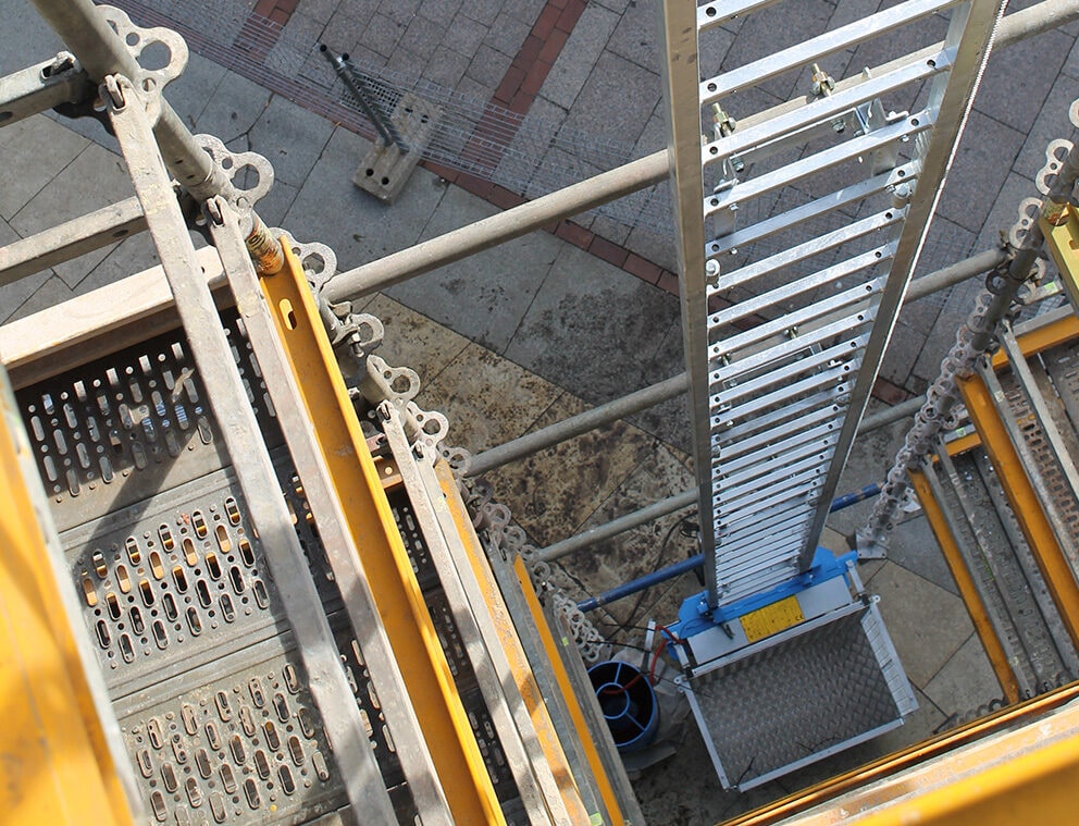 siirrettävä rakennushissi